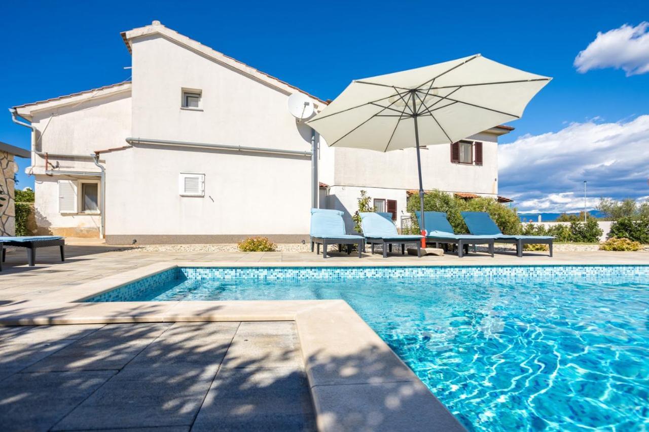 Apartman Luni Sa Bazenom - Malinska, Sveti Anton Sveti Anton  المظهر الخارجي الصورة