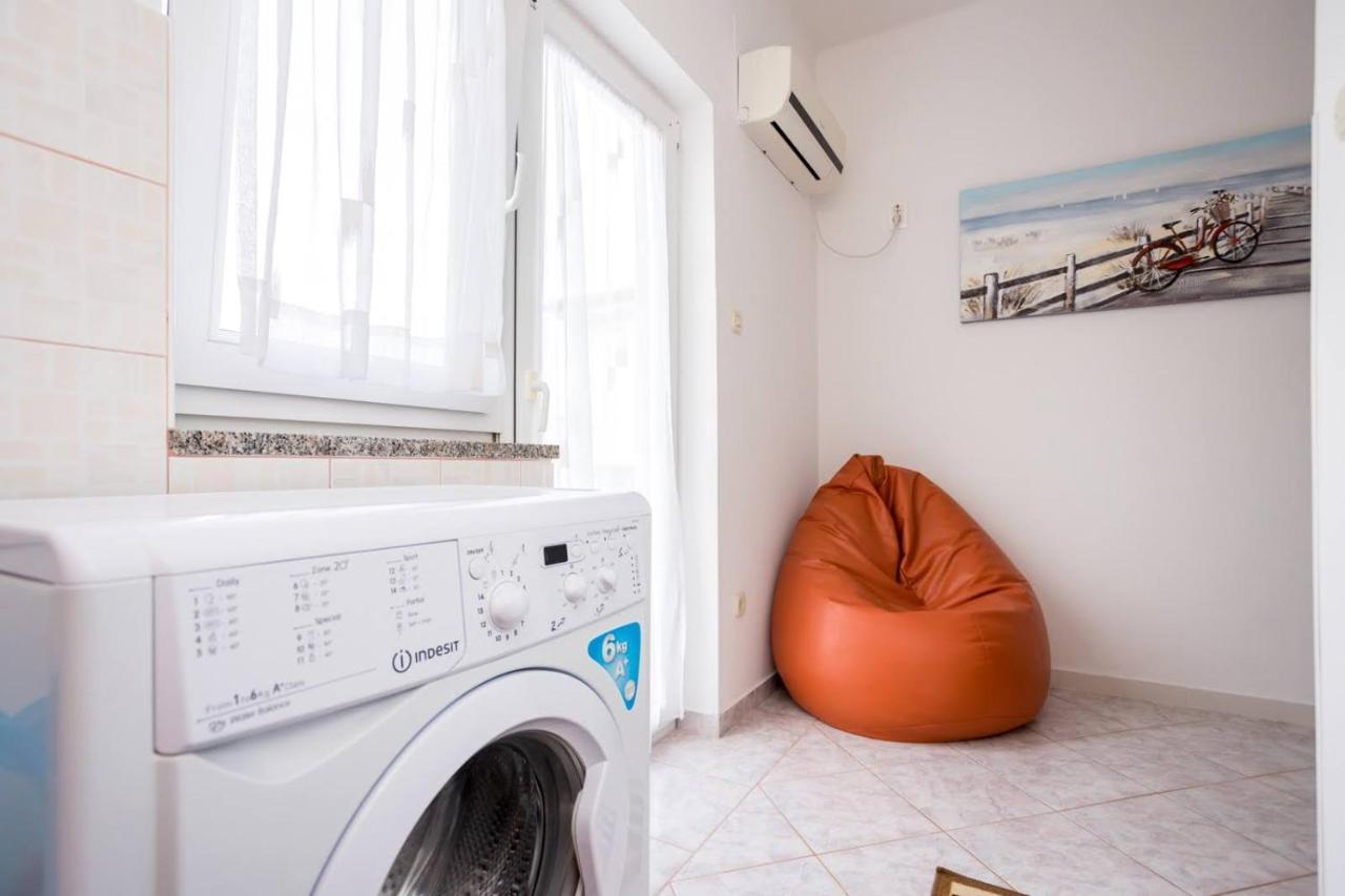 Apartman Luni Sa Bazenom - Malinska, Sveti Anton Sveti Anton  المظهر الخارجي الصورة